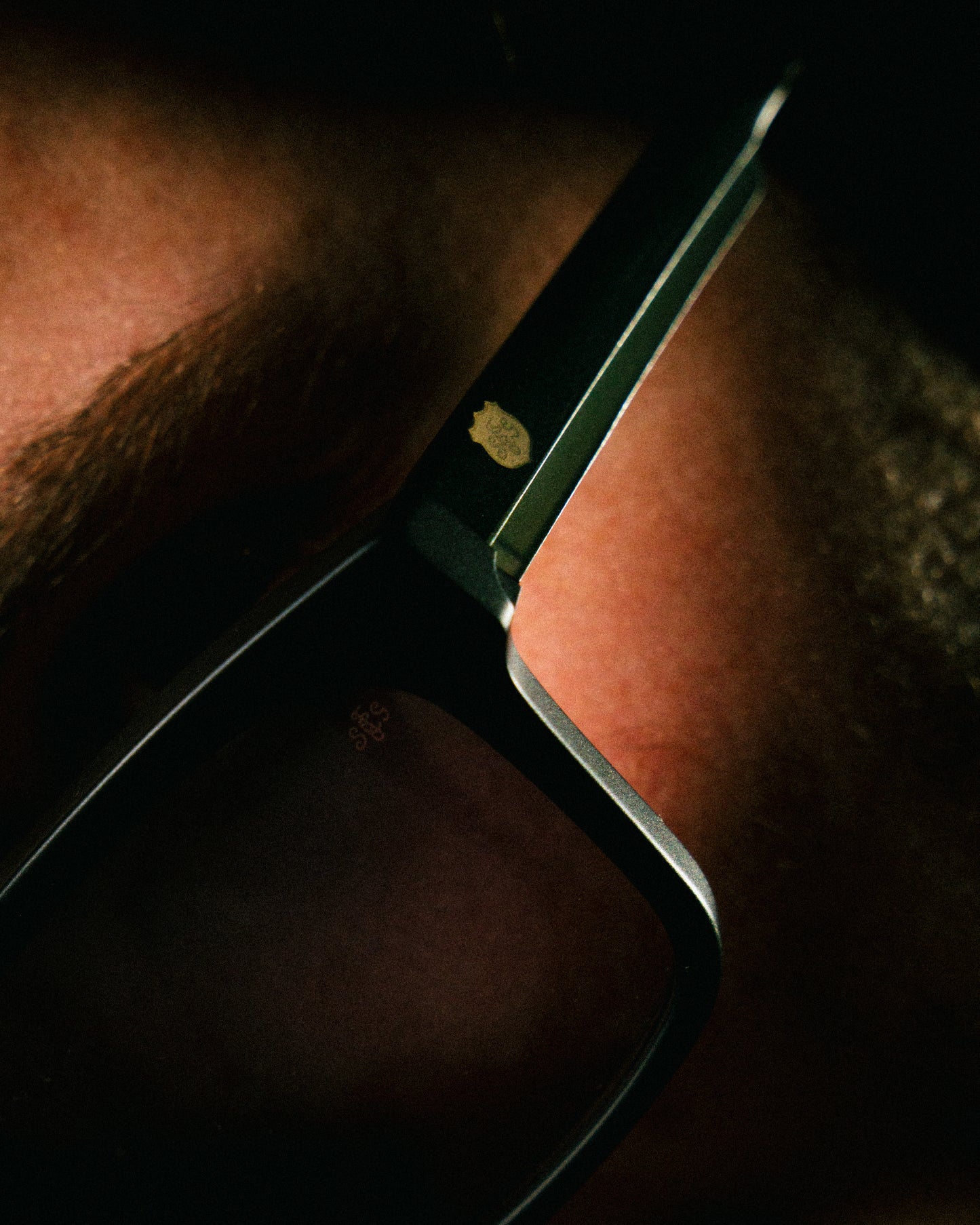 sonnenbrille-2000-schwarz-accessoires